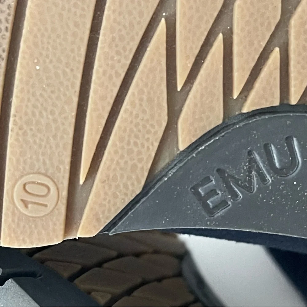 EMU Australia Navy Suede Bootie with strap. Like new. Size 10